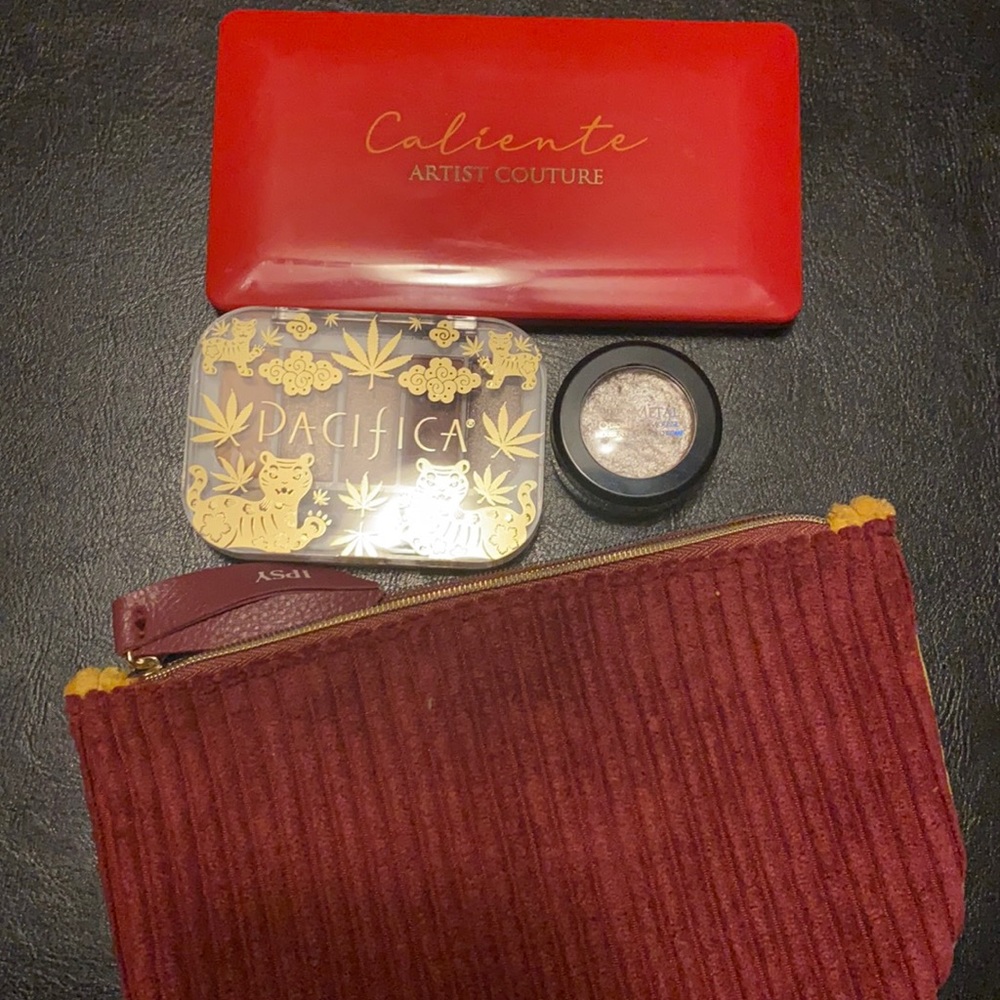 Eyeshadow bundle